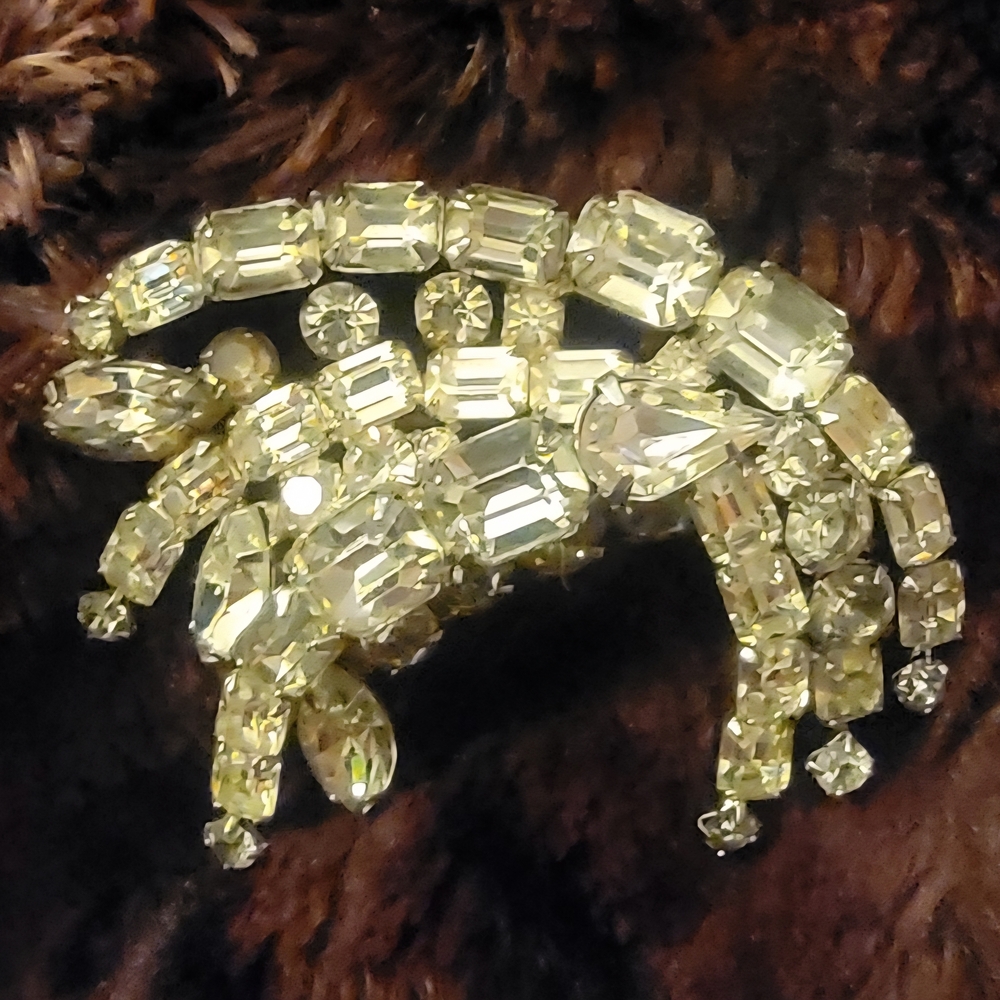 Radiant Vintage Kramer New York Rhinestone Spray Brooch Pin